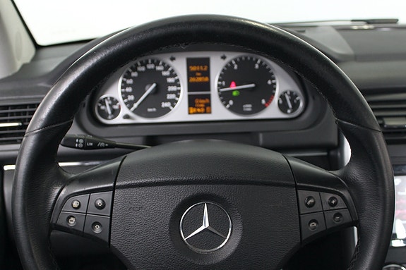 Mercedes-Benz B180 10 of 22