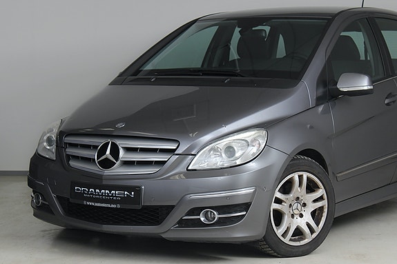 Mercedes-Benz B180 3 of 22
