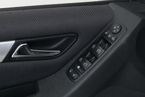 Mercedes-Benz B180 13 of 22