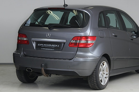 Mercedes-Benz B180 4 of 22