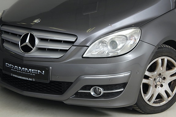 Mercedes-Benz B180 5 of 22