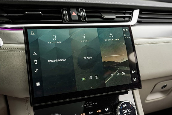 Jaguar F-PACE 13 of 27