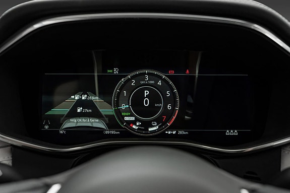 Jaguar F-PACE 12 of 27