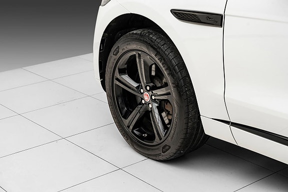 Jaguar F-PACE 7 of 27