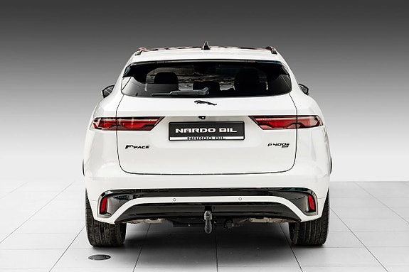 Jaguar F-PACE 8 of 27