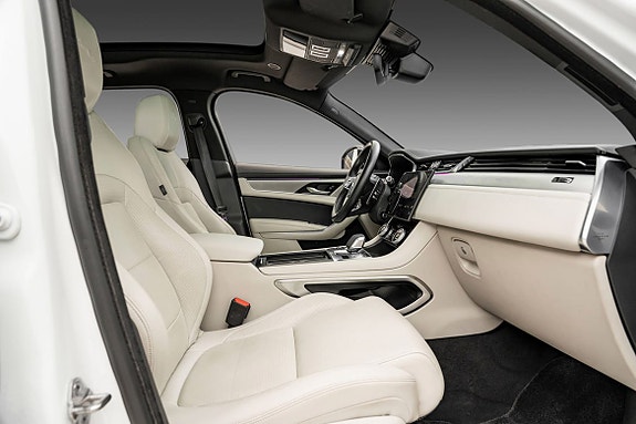 Jaguar F-PACE 27 of 27
