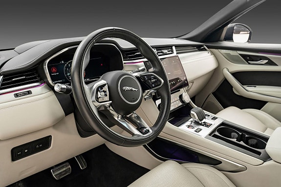 Jaguar F-PACE 20 of 27