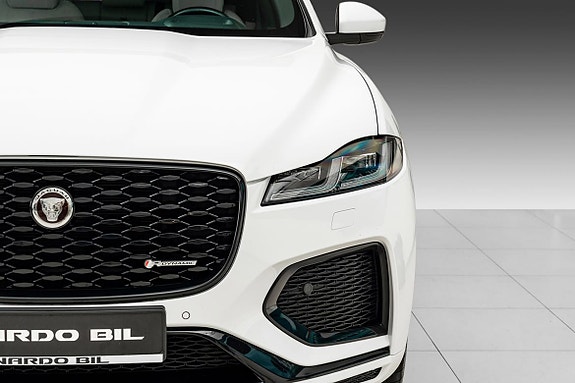 Jaguar F-PACE 4 of 27