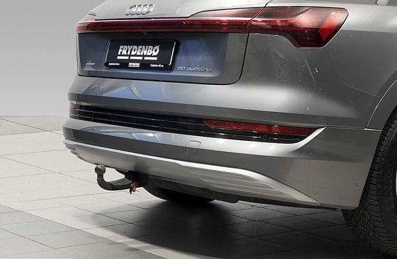 Audi e-tron 4 of 6