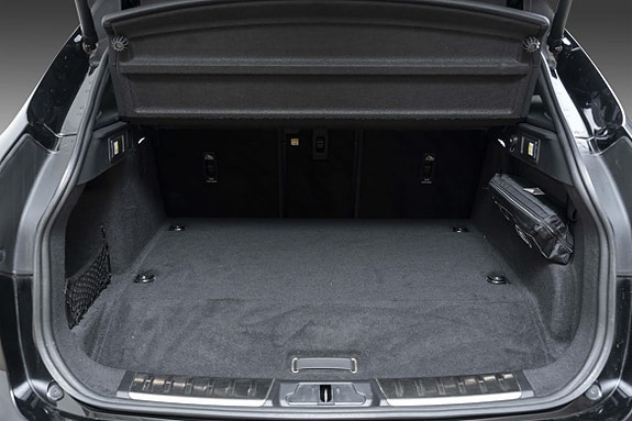 Jaguar F-PACE 28 of 30