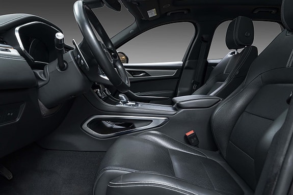 Jaguar F-PACE 25 of 30