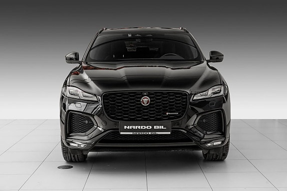 Jaguar F-PACE 3 of 30
