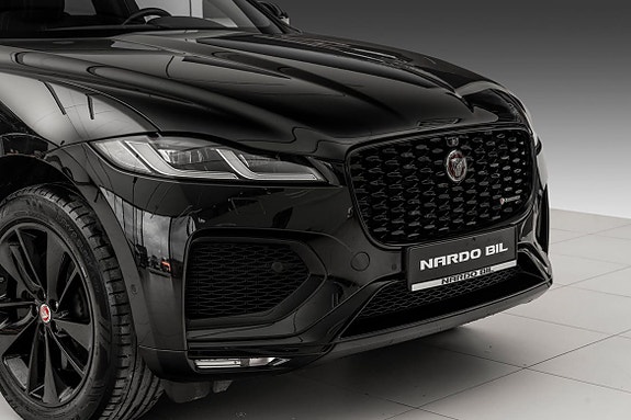 Jaguar F-PACE 2 of 30