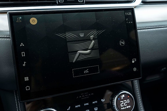 Jaguar F-PACE 15 of 30