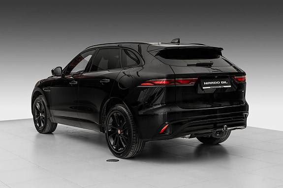 Jaguar F-PACE 5 of 30