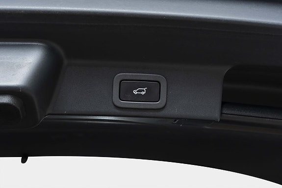 Jaguar F-PACE 29 of 30
