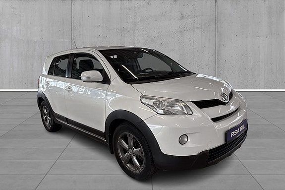 Toyota Urban Cruiser 4 of 24