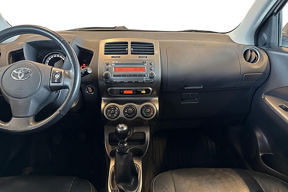 Toyota Urban Cruiser 12 of 24