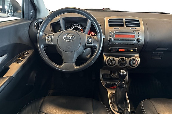 Toyota Urban Cruiser 11 of 24
