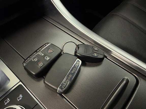Land Rover Range Rover Sport 23 of 30