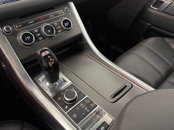 Land Rover Range Rover Sport 22 of 30