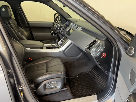 Land Rover Range Rover Sport 9 of 30