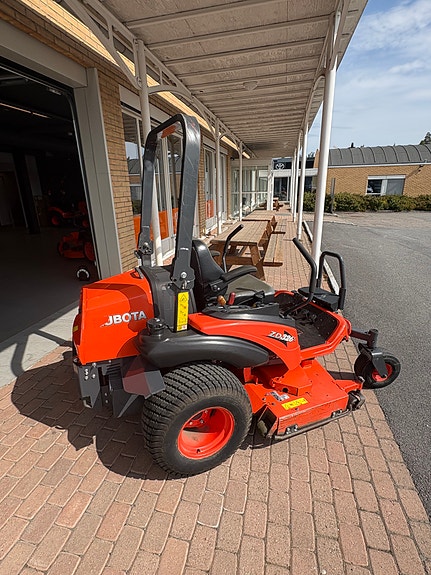 Kubota ZD326 Zero turn - Diesel! 3 of 17