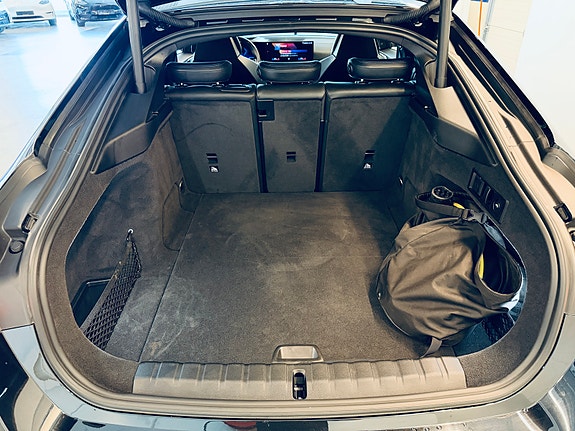 BMW i4 28 of 30