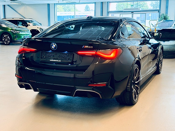BMW i4 5 of 30