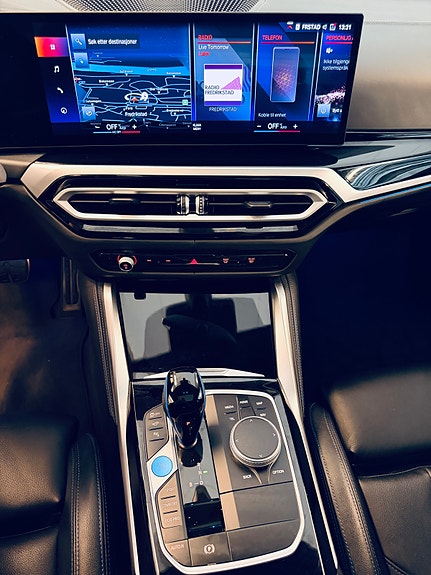 BMW i4 14 of 30