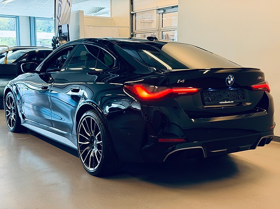 BMW i4 6 of 30