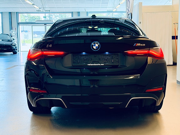 BMW i4 7 of 30
