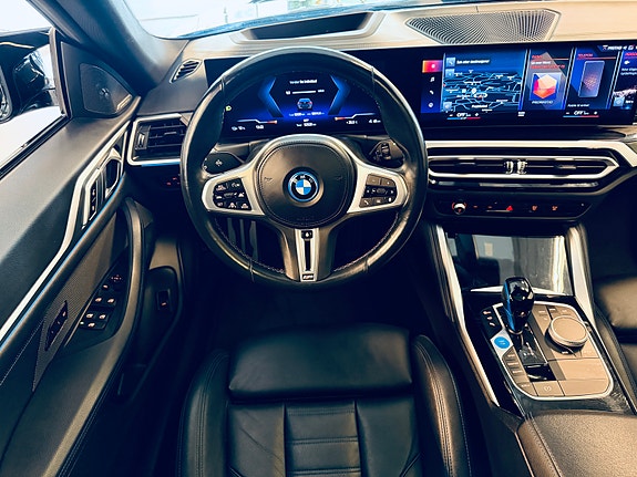 BMW i4 10 of 30