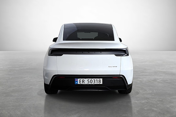 Tesla Model Y 8 of 25