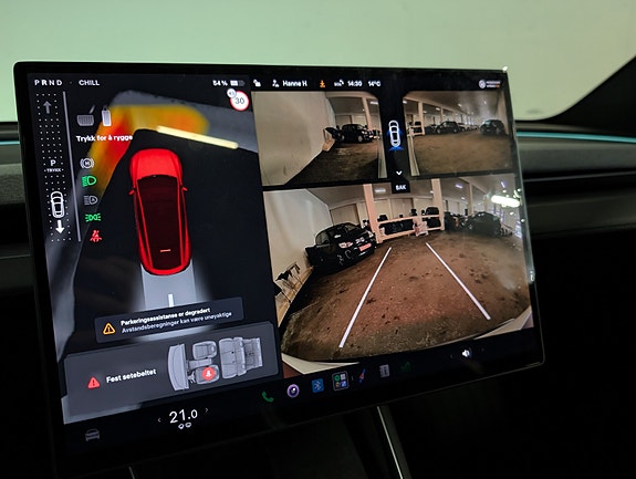Tesla Model Y 19 of 25