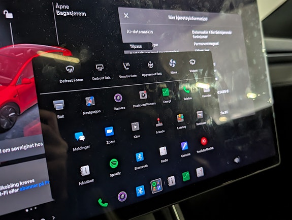 Tesla Model Y 17 of 25