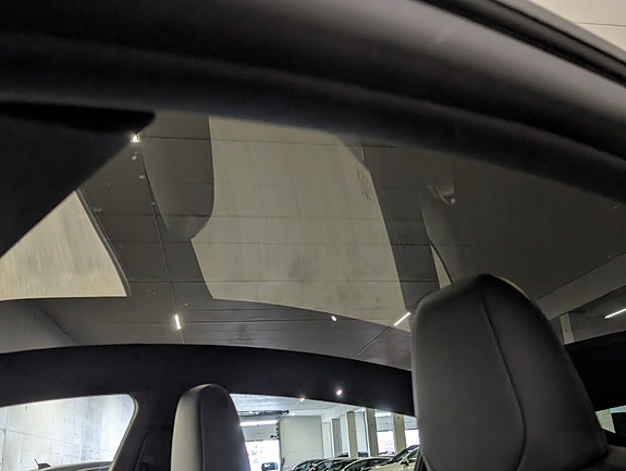 Tesla Model Y 11 of 25