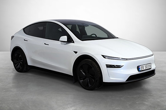 Tesla Model Y 4 of 25
