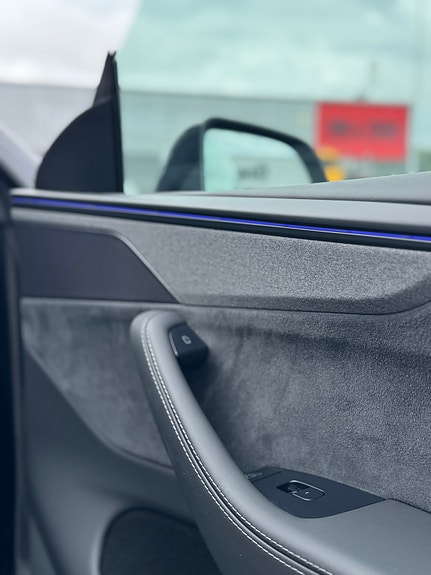 Tesla Model Y 13 of 30