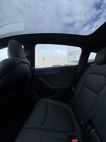 Tesla Model Y 27 of 30