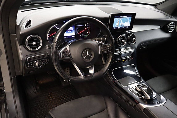 Mercedes-Benz GLC350 e 15 of 30
