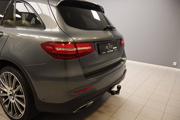 Mercedes-Benz GLC350 e 23 of 30