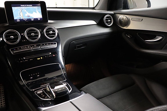 Mercedes-Benz GLC350 e 26 of 30
