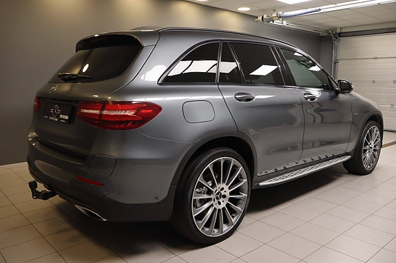 Mercedes-Benz GLC350 e 2 of 30