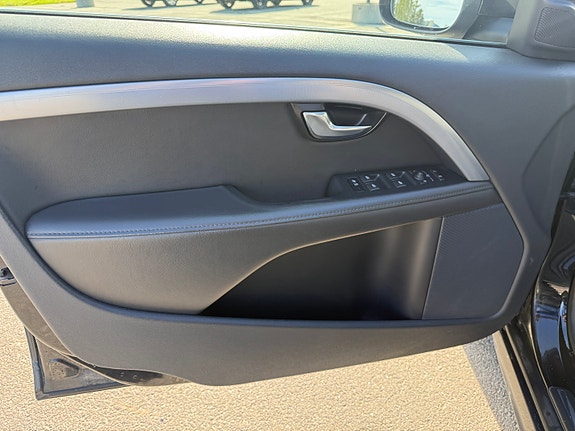 Volvo V70 12 of 23