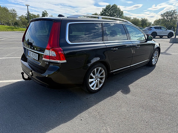 Volvo V70 3 of 23