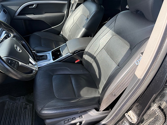 Volvo V70 13 of 23