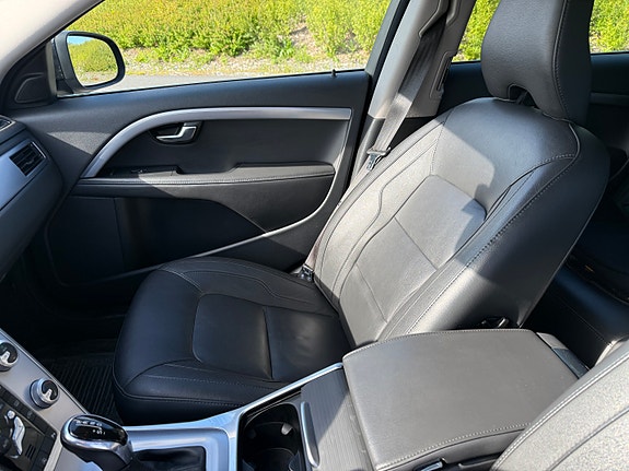 Volvo V70 14 of 23