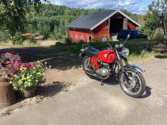 BSA SPITFIRE 2 of 5