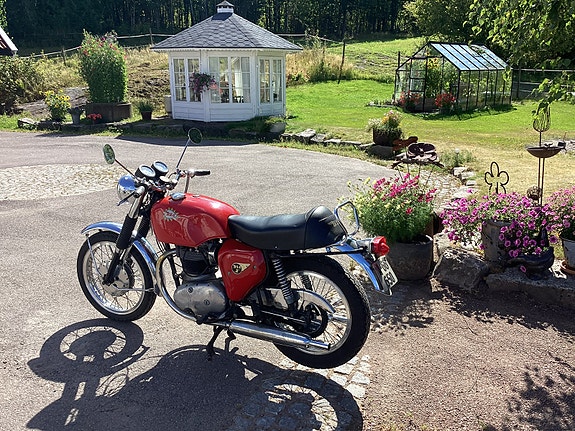 BSA SPITFIRE 4 of 5